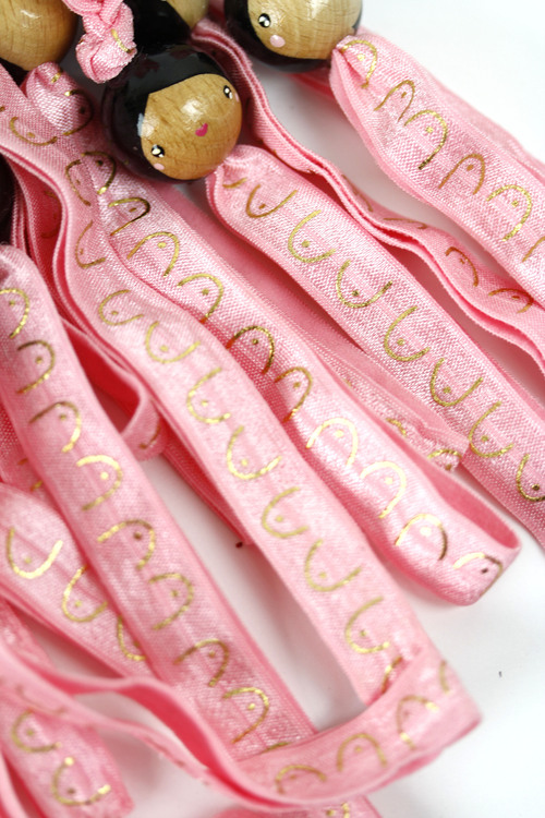 (image pour) Marque Page Octobre rose BooBs Rose